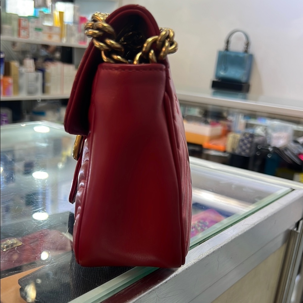 Gucci Red GG Marmont Chevron Shoulder Bag - Picture 3 of 11